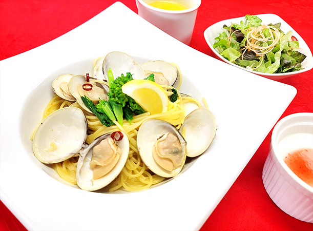 ハマグリと季節野菜のパスタ